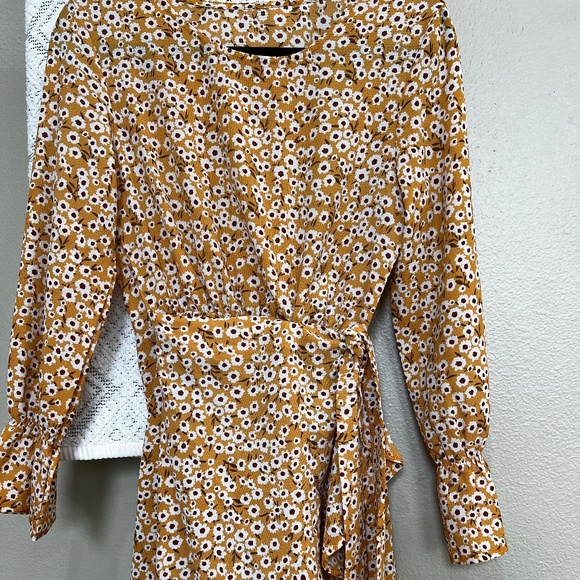 Long sleeve floral Faux wrap dress - Picture 1 of 2
